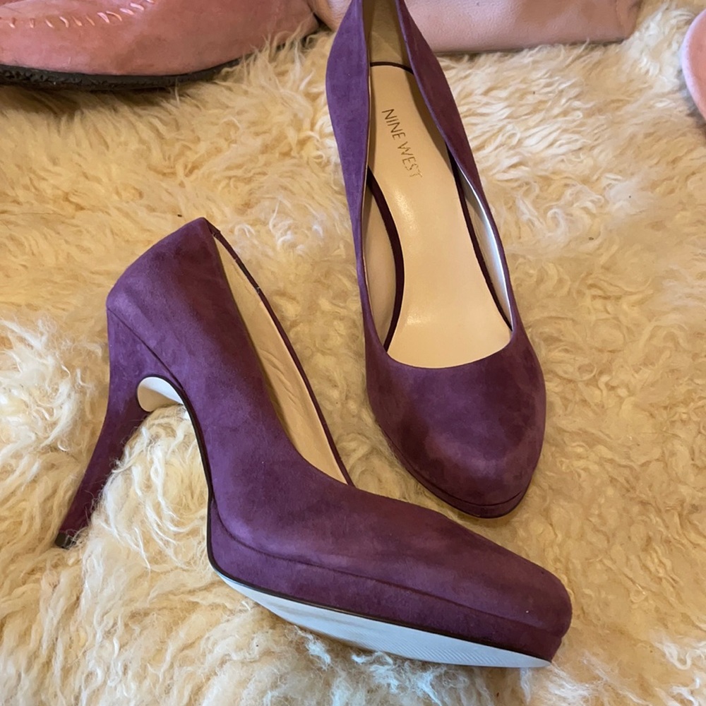 New Nine West suede shoes